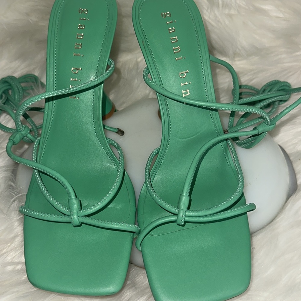 Gianni Bini Green Strappy Women's Shoes - Picture 2 of 9